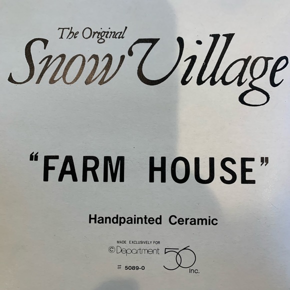 Snow Village - Farm House  (In original box) - Picture 2 of 5